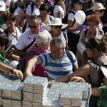 08.08.2017 Kielce. Piesza pielgrzymka diecezji kieleckiej na Jasną Górę wkracza do Kielc. / Jarosław Kubalski - Radio Kielce / Pielgrzymka wkracza do Kielc.