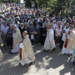08.08.2017 Kielce. Piesza pielgrzymka diecezji kieleckiej na Jasną Górę wkracza do Kielc. / Jarosław Kubalski - Radio Kielce / Pielgrzymka wkracza do Kielc.