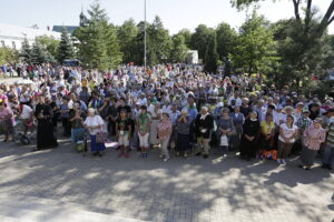 08.08.2017 Kielce. Piesza pielgrzymka diecezji kieleckiej na Jasną Górę wkracza do Kielc. / Jarosław Kubalski - Radio Kielce / Pielgrzymka wkracza do Kielc.