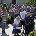 08.08.2017 Kielce. Piesza pielgrzymka diecezji kieleckiej na Jasną Górę wkracza do Kielc. / Jarosław Kubalski - Radio Kielce / Pielgrzymka wkracza do Kielc.