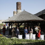 11.08.2017 Chęciny. Ślub na zamku wzięli Paulina Suchorabska i Miron Tkacz. Jest to pierwszy ślub pośród ruin zamku. / Jarosław Kubalski - Radio Kielce / Pierwszy ślub na zamku w Chęcinach