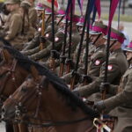 12.08.2017 Kielce. Marsz Szlakiem Pierwszej Kompanii Kadrowej wkroczył do Kielc. Kawaleria konna. / Jarosław Kubalski - Radio Kielce / Marsz Szlakiem Pierwszej Kompanii Kadrowej wkroczył do Kielc