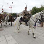 12.08.2017 Kielce. Marsz Szlakiem Pierwszej Kompanii Kadrowej wkroczył do Kielc. Przemarsz z Placu Wolności pod Pałac Biskupów Krakowskich. / Jarosław Kubalski - Radio Kielce / Marsz Szlakiem Pierwszej Kompanii Kadrowej wkroczył do Kielc