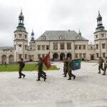 12.08.2017 Kielce. Marsz Szlakiem Pierwszej Kompanii Kadrowej wkroczył do Kielc. Przemarsz z Placu Wolności pod Pałac Biskupów Krakowskich. / Jarosław Kubalski - Radio Kielce / Marsz Szlakiem Pierwszej Kompanii Kadrowej wkroczył do Kielc