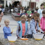 12.08.2017 Kielce Rodzinny Piknik z Legionistami. / Jarosław Kubalski - Radio Kielce / Rodzinny Piknik z Legionistami na Rynku w Kielcach