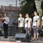 12.08.2017 Kielce Rodzinny Piknik z Legionistami. Wokaliści z Młodzieżowych Klubów Wolna Strefa. / Jarosław Kubalski - Radio Kielce / Rodzinny Piknik z Legionistami na Rynku w Kielcach