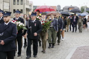 13.08.2017 Daleszyce. Uroczystości z okazji 73. rocznicy wymarszu I Batalionu 4 Pułku Piechoty Legionów Armii Krajowej na pomoc walczącej Warszawie. / Jarosław Kubalski - Radio Kielce / 73. rocznica wymarszu I Batalionu 4 Pułku Piechoty Legionów Armii Krajowe do Warszawy.