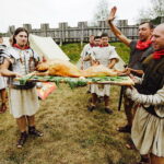 13.08.2017 Nowa Słupia. Dymarki w Centrum Kulturowo- Archeologicznym. / Jarosław Kubalski - Radio Kielce / Dymarki w Nowej Słupi