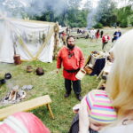 13.08.2017 Nowa Słupia. Dymarki w Centrum Kulturowo- Archeologicznym. / Jarosław Kubalski - Radio Kielce / Dymarki w Nowej Słupi