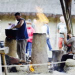 13.08.2017 Nowa Słupia. Dymarki w Centrum Kulturowo- Archeologicznym. / Jarosław Kubalski - Radio Kielce / Dymarki w Nowej Słupi