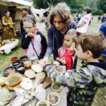 13.08.2017 Nowa Słupia. Dymarki w Centrum Kulturowo- Archeologicznym. / Jarosław Kubalski - Radio Kielce / Dymarki w Nowej Słupi
