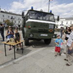 15.08.2017 Kielce. Pojazdy wystawione przez żołnierzy na placu Wolności / Jarosław Kubalski - Radio Kielce / Kielce. Pojazdy wystawione przez żołnierzy na placu Wolności