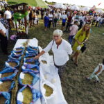15.08.2017 Zrecze Chałupczańskie. Dożynki gminy Chmielnik. / Jarosław Kubalski - Radio Kielce / Dożynki w Zreczu Chałupczańskim.