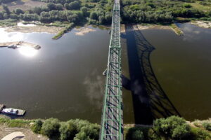 16.08.2017 Szczucin. Rzeka Wisła. Most. / Jarosław Kubalski / Radio Kielce / Szczucin. Rzeka Wisła. Most.
