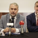 17.08.2017 Kielce. Konferencja prasowa z udziałem członków Komisji Ewaluacyjnej ACES Europe w sprawie kandydatury miasta Kielce do tytułu Europejskiego Miasta Sportu 2018. / Jarosław Kubalski - Radio Kielce / Kielce. Konferencja prasowa z udziałem członków Komisji Ewaluacyjnej ACES Europe. Hugo Alonso i prezydent miasta Wojciech Lubawski