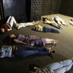 26.08.2017 Kielce. III Wakacyjny Festiwal Sztuki Hurra! ART! w Teatrze Lalki i Aktora „Kubuś”. Warsztaty „Domowe harce”. / Jarosław Kubalski  /  Radio Kielce / III Wakacyjny Festiwal Sztuki Hurra! ART!