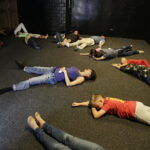 26.08.2017 Kielce. III Wakacyjny Festiwal Sztuki Hurra! ART! w Teatrze Lalki i Aktora „Kubuś”. Warsztaty „Domowe harce”. / Jarosław Kubalski  /  Radio Kielce / III Wakacyjny Festiwal Sztuki Hurra! ART!