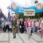 13.08.2017 Pielgrzymi z diecezji kieleckiej z biskupem Janem Piotrowskim dotarli na Jasną Górę / Włodzimierz Batóg - Radio Kielce / Pielgrzymi z diecezji kieleckiej z biskupem Janem Piotrowskim dotarli na Jasną Górę