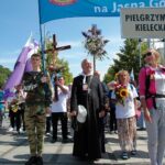 13.08.2017 Pielgrzymi z diecezji kieleckiej z biskupem Janem Piotrowskim dotarli na Jasną Górę / Włodzimierz Batóg - Radio Kielce / Pielgrzymi z diecezji kieleckiej z biskupem Janem Piotrowskim dotarli na Jasną Górę