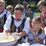 30.08.2017 Małogoszcz. Raport Dnia. Izba Regionalna w Gościnie u Chłopa Świętokrzyskiego – Ostoja Dworska / Krzysztof Bujnowicz - Radio Kielce / Izba Regionalna w Gościnie u Chłopa Świętokrzyskiego – Ostoja Dworska