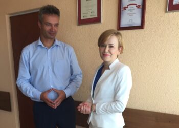 18.08.2017 Od lewej wójt Grzegorz Forkasiewicz i poseł Anna Krupka / Grażyna Szlęzak-Wójcik - Radio Kielce / Od lewej wójt Grzegorz Forkasiewicz i poseł Anna Krupka