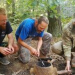 27.08.2017 Krzemionki Opatowskie. Warsztaty archeologii eksperymentalnej. Łukasz Majchrzak, Michał Surma i Kamil Bilski / Anna Głąb - Radio Kielce / 27.08.2017 Krzemionki Opatowskie. Warsztaty archeologii eksperymentalnej. Łukasz Majchrzak, Michał Surma i Kamil Bilski