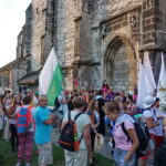 06.08.2017 Wiślica. Pielgrzymi wyruszyli z Wiślicy. / Kamil Włosowicz / Piesza pielgrzymka pod hasłem „Idźcie i głoście. Z Maryją niesiemy światu Chrystusa” wyruszyła z Wiślicy