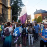 06.08.2017 Wiślica. Pielgrzymi wyruszyli z Wiślicy. / Kamil Włosowicz / Piesza pielgrzymka pod hasłem „Idźcie i głoście. Z Maryją niesiemy światu Chrystusa” wyruszyła z Wiślicy