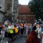 06.08.2017 Wiślica. Pielgrzymi wyruszyli z Wiślicy. / Kamil Włosowicz / Piesza pielgrzymka pod hasłem „Idźcie i głoście. Z Maryją niesiemy światu Chrystusa” wyruszyła z Wiślicy