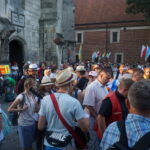 06.08.2017 Wiślica. Pielgrzymi wyruszyli z Wiślicy. / Kamil Włosowicz / Piesza pielgrzymka pod hasłem „Idźcie i głoście. Z Maryją niesiemy światu Chrystusa” wyruszyła z Wiślicy