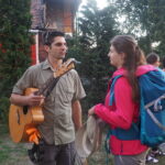 06.08.2017 Wiślica. Pielgrzymi wyruszyli z Wiślicy. / Kamil Włosowicz / Piesza pielgrzymka pod hasłem „Idźcie i głoście. Z Maryją niesiemy światu Chrystusa” wyruszyła z Wiślicy