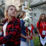 06.08.2017 Wiślica. Pielgrzymi wyruszyli z Wiślicy. / Kamil Włosowicz / Piesza pielgrzymka pod hasłem „Idźcie i głoście. Z Maryją niesiemy światu Chrystusa” wyruszyła z Wiślicy