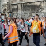 06.08.2017 Wiślica. Pielgrzymi wyruszyli z Wiślicy. / Kamil Włosowicz / Piesza pielgrzymka pod hasłem „Idźcie i głoście. Z Maryją niesiemy światu Chrystusa” wyruszyła z Wiślicy