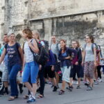 06.08.2017 Wiślica. Pielgrzymi wyruszyli z Wiślicy. / Kamil Włosowicz / Piesza pielgrzymka pod hasłem „Idźcie i głoście. Z Maryją niesiemy światu Chrystusa” wyruszyła z Wiślicy