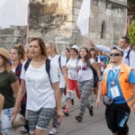 06.08.2017 Wiślica. Pielgrzymi wyruszyli z Wiślicy. / Kamil Włosowicz / Piesza pielgrzymka pod hasłem „Idźcie i głoście. Z Maryją niesiemy światu Chrystusa” wyruszyła z Wiślicy