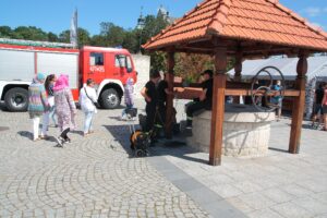 (17.08.2017) Badanie studni zamkowej w Sandomierzu, które przeprowadzili strażacy z PSP. / Muzeum Okręgowe Sandomierz / Badanie studni zamkowej w Sandomierzu, które przeprowadzili strażacy z PSP.