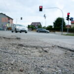 28.07.2017 Kostomłoty. Fragment drogi krajowej nr 74. / Marzena Mąkosa / Radio Kielce