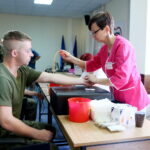 01.08.2017 Kielce. Honorowe oddawanie krwi w jednostce na Bukówce. / Marzena Mąkosa - Radio Kielce / Honorowe oddawanie krwi.