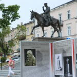 04.08.2017 Kielce. Wystawa o Marszałku Piłsudskim na placu Wolności. / Marzena Mąkosa - Radio Kielce / Wystawa dotycząca Marszałka Józefa Piłsudskiego na Placu Wolności
