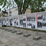 04.08.2017 Kielce. Wystawa o Marszałku Piłsudskim na placu Wolności. / Marzena Mąkosa - Radio Kielce / Wystawa dotycząca Marszałka Józefa Piłsudskiego na Placu Wolności