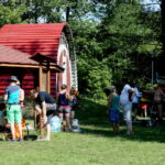 05.08.2017 Morawica. Spływ kajakowy Nidą. / Marzena Mąkosa - Radio Kielce / Uczestnicy spływu. Miejsce startu