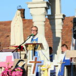 05.08.2017 Wiślica. Msza otwarcia 36. pieszej kieleckiej pielgrzymki pod przewodnictwem biskupa kieleckiego Jana Piotrowskiego. / Marzena Mąkosa - Radio Kielce / Otwarcie 36. pieszej kieleckiej pielgrzymki w Wiślicy