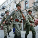 06.08.2017 Kielce. Rekonstrukcja pod Hotelem Bristol. / Marzena Mąkosa - Radio Kielce / Pod hotelem Bristol odtworzono potyczkę z 1914 roku