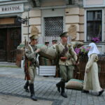 06.08.2017 Kielce. Rekonstrukcja pod Hotelem Bristol. / Marzena Mąkosa - Radio Kielce / Pod hotelem Bristol odtworzono potyczkę z 1914 roku