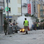 06.08.2017 Kielce. Rekonstrukcja pod Hotelem Bristol. / Marzena Mąkosa - Radio Kielce / W trakcie rekonstrukcji zapaliła się maszyna do robienia dymu
