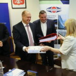 08.08.2017 Kielce. Podpisanie umowy w sprawie dotacji na "Projekt ochrony przeciwpowodziowej w dorzeczu Odry i Wisły" / Marzena Mąkosa - Radio Kielce / Podpisanie umowy w sprawie dotacji