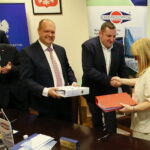 08.08.2017 Kielce. Podpisanie umowy w sprawie dotacji na "Projekt ochrony przeciwpowodziowej w dorzeczu Odry i Wisły" / Marzena Mąkosa - Radio Kielce / Podpisanie umowy w sprawie dotacji