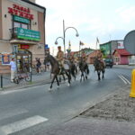 09.08.2017 Jędrzejów. Kadrówka dotarła do Jędrzejowa. / Marzena Mąkosa - Radio Kielce / 09.08.2017 Marsz Szlakiem Kadrówki dotarł do Jędrzejowa