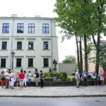 09.08.2017 Kielce. Protest personelu i pacjentów PAKS ze Starachowic przed NFZ w Kielcach. / Marzena Mąkosa - Radio Kielce / Protestujący przed NFZ w Kielcach