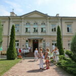 09.08.2017 Kielce. Protest personelu i pacjentów PAKS ze Starachowic przed NFZ w Kielcach. / Marzena Mąkosa - Radio Kielce / Protestujący przed NFZ w Kielcach